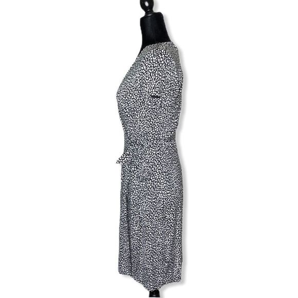 DVF New Julian Two Short Sleeve Black White Spotted Print Wrap Dress NWT size 0 - Picture 3 of 12